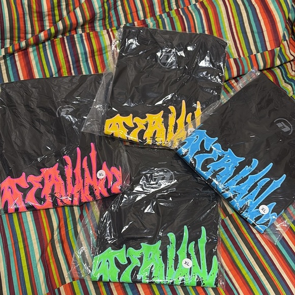 Blue green pink available Observance Graffiti T-double sided Size XL - NWT - Picture 3 of 12